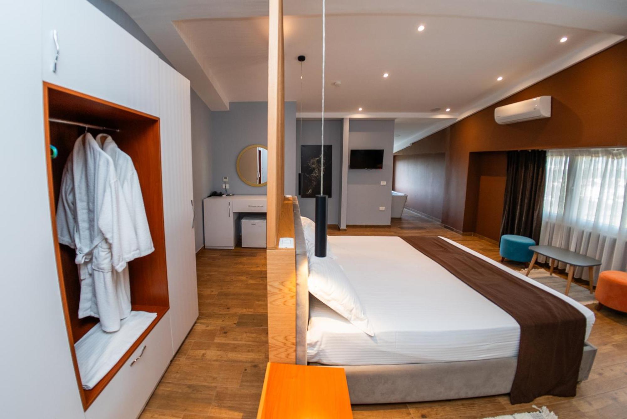 Olivar Hotel Tirana Selitë e Vogël Eksteriør bilde
